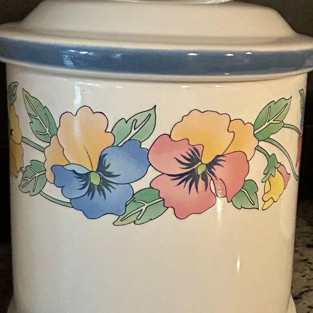 VTG Nishiwaki Japan 1980’s Floral Pansy Ceramic Canister RARE Set of 4 Like New!